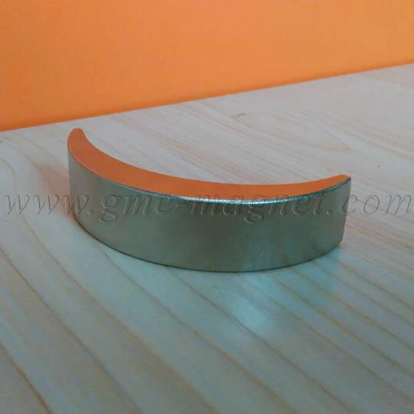 crescent shaped magnets